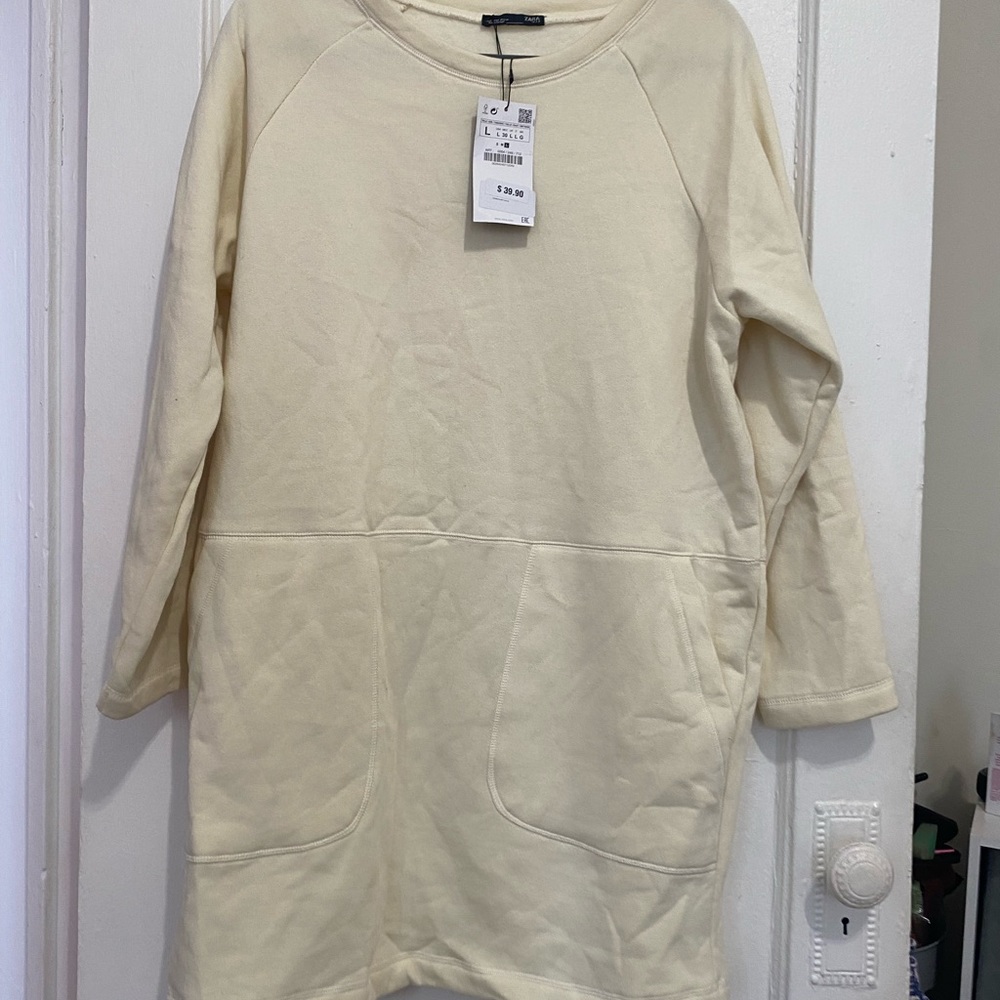 Cream Zara sweatshirt dress! Huge pockets!